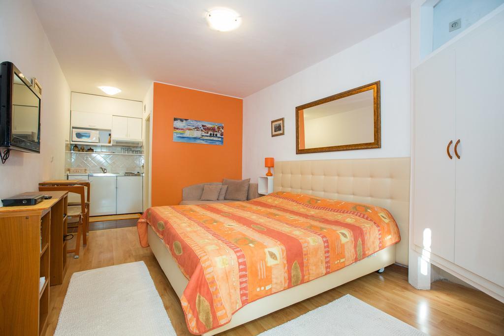Studio Apartments Andrijana Млини Номер фото